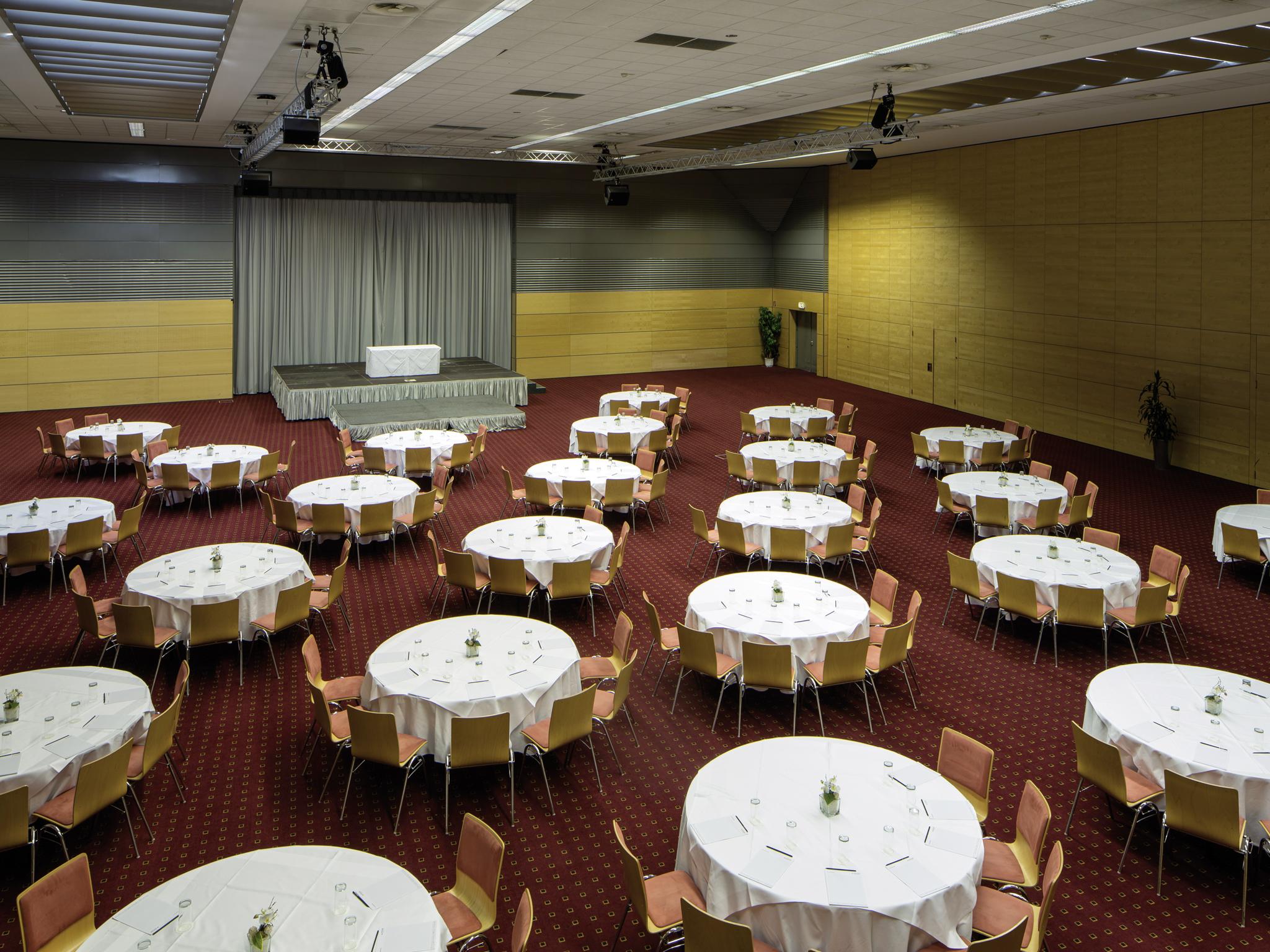 Eventhotel Pyramide Voesendorf Luaran gambar