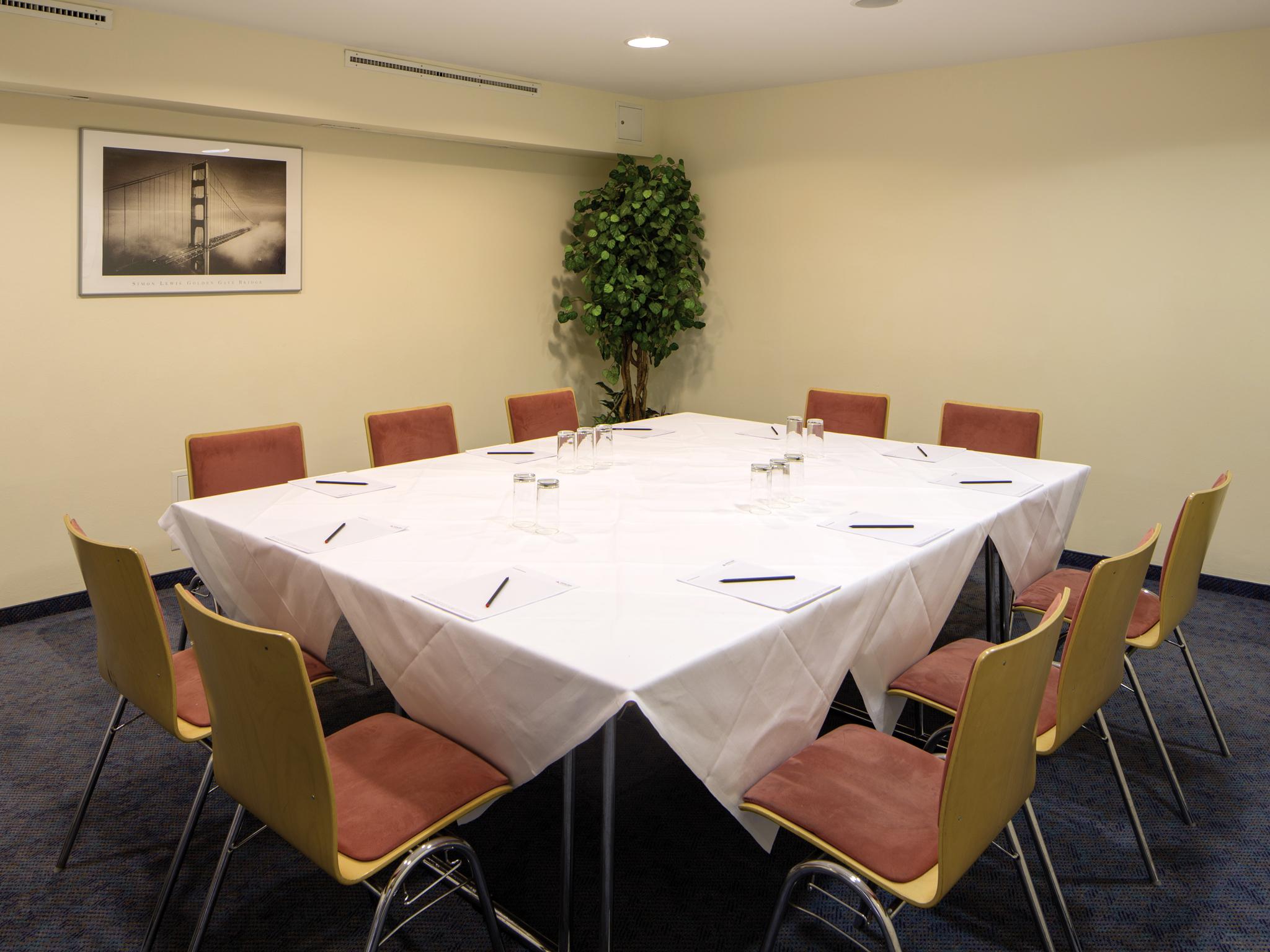 Eventhotel Pyramide Voesendorf Luaran gambar